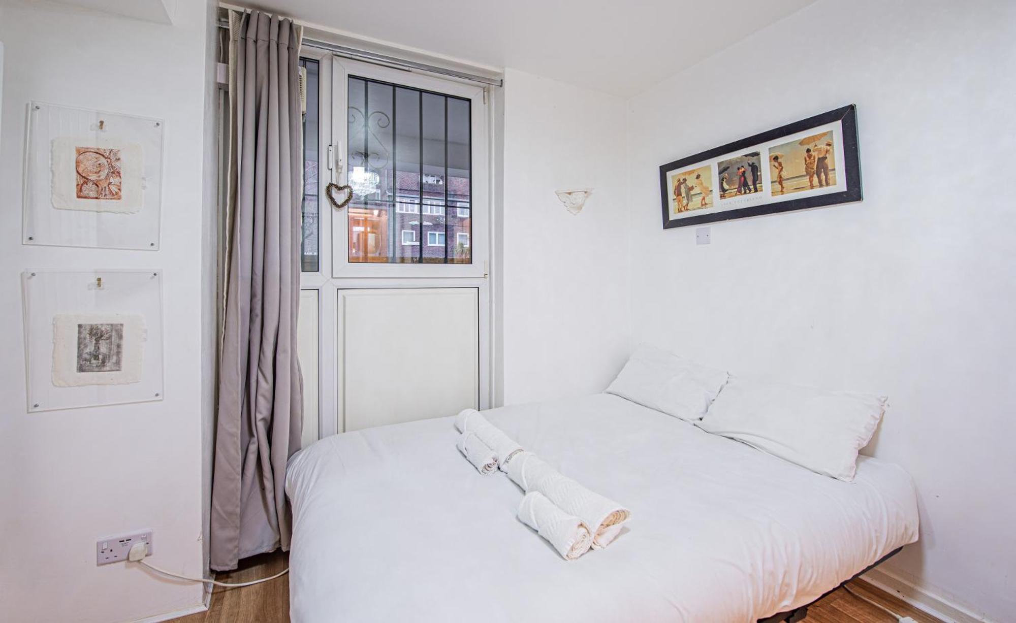 Lovely 3 Bed House With Garden * Londres
