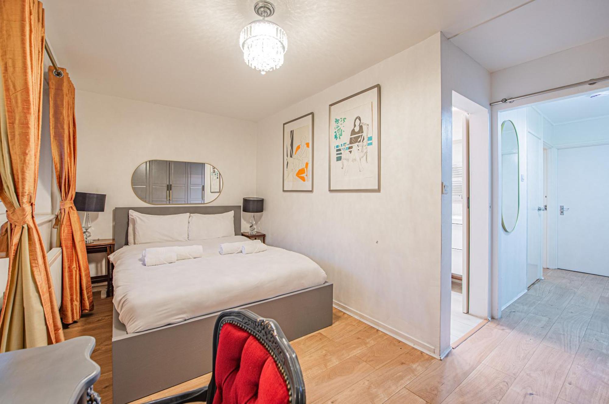 Lovely 3 Bed House With Garden *