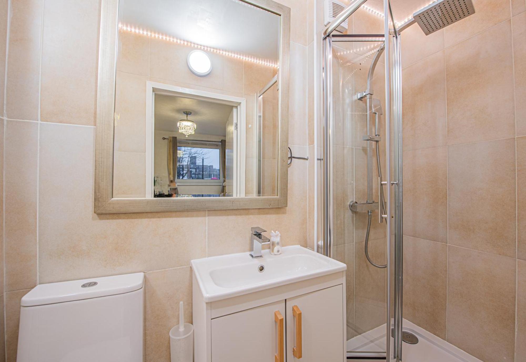 Lovely 3 Bed House With Garden Londres